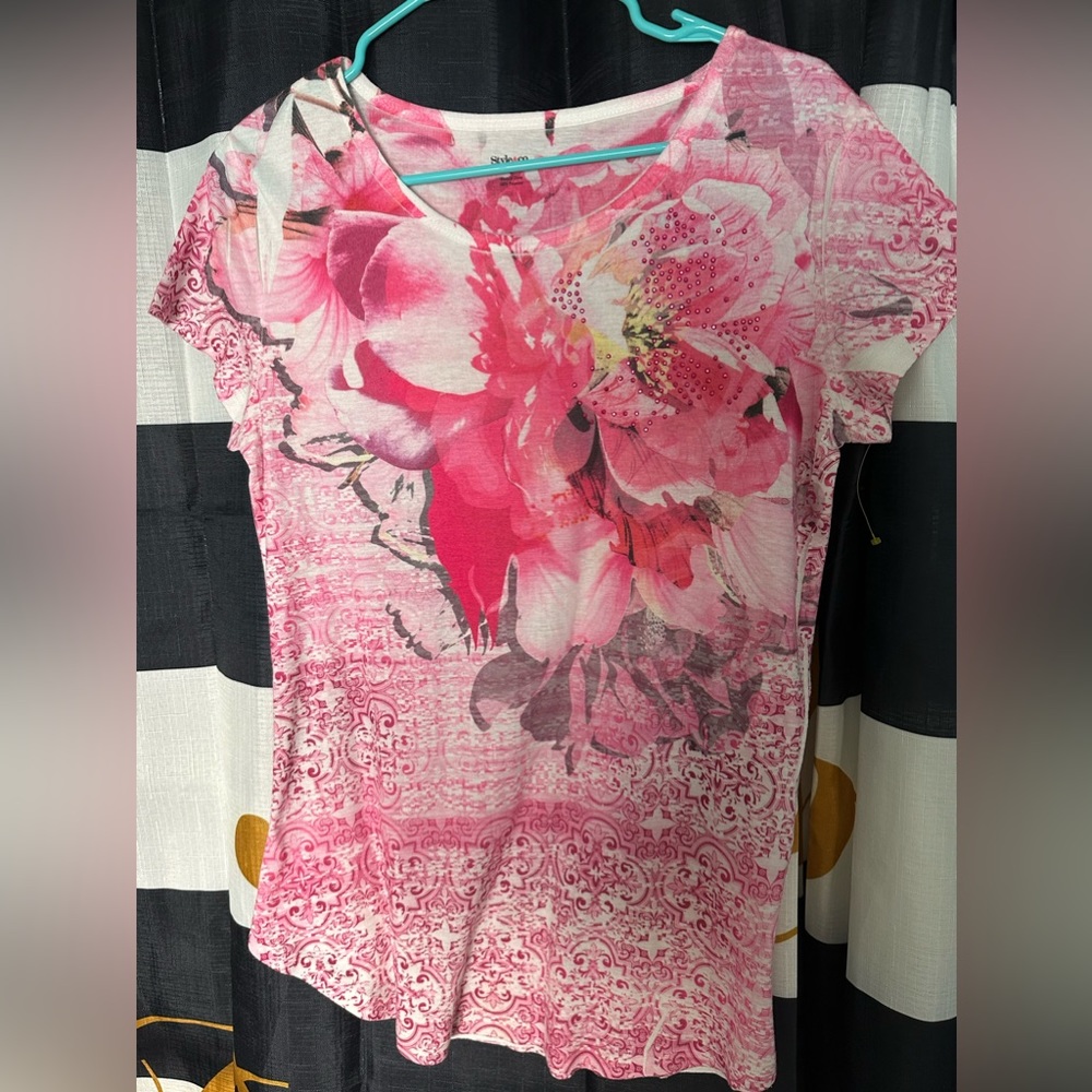 Short sleeve flower shirt